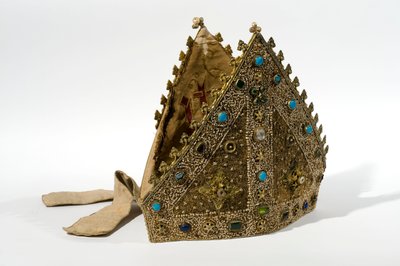 Mitre appartenant à William of Wykeham, fin XIVe ou début XVe siècle - English School