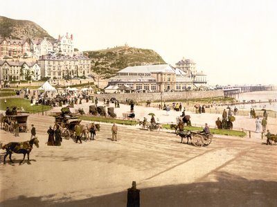 Sur la plage, Llandudno - English School