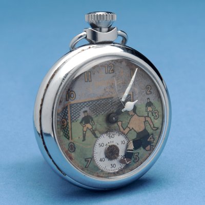 Montre de poche avec cadran pictural représentant un footballeur - English School