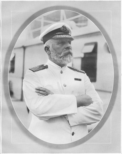 Portrait et hommage au commandant Edward J. Smith, capitaine du paquebot RMS Titanic, de 