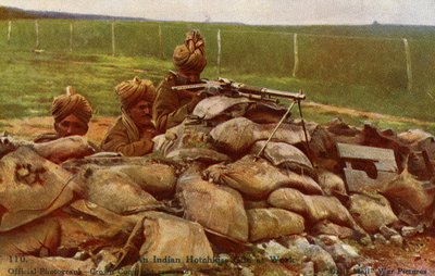 Carte postale - Un canon Hotchkiss indien en action - English School