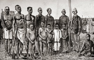 Indigènes pygmées comparés aux officiers anglais, Soudanais et Zanzibaris, 1890 - English School