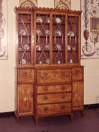 Secrétaire bibliothèque avec décoration incrustée et peinte, 1790 - English School