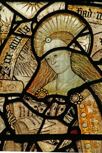 La fenêtre Est (Ew) représentant la Vierge Marie à l