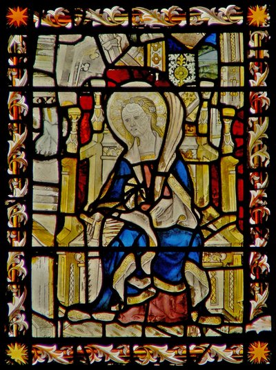 La fenêtre est représentant Sainte Foi portant son emblème, la scie - English School