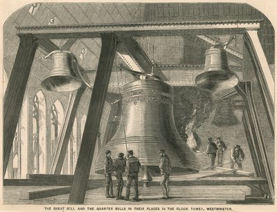 La grande cloche et les quarts de cloche en place dans la tour de l
