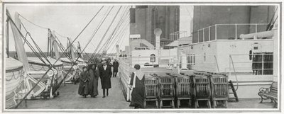 Le pont promenade du Titanic (détail) - English School