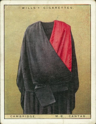 Toques et robes universitaires : Université de Cambridge, Bachelier en médecine - English School