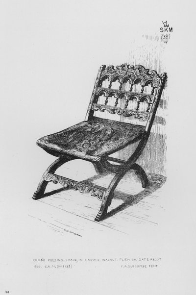 Musée Victoria et Albert : Chaise pliante pour enfant, en noyer sculpté, flamande, vers 1600 (gravure) - English School