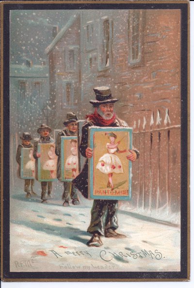 Carte de Noël victorienne avec quatre hommes marchant dans la neige portant des panneaux publicitaires pour une pantomime, vers 1880 (lithographie en couleur) - English School
