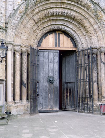 Vue de la porte nord de la cathédrale de Durham - English School