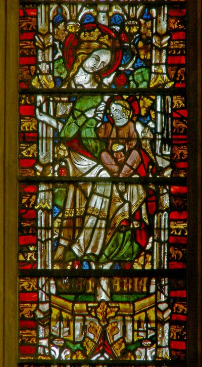 Fenêtre E1 représentant la Vierge Marie - English School