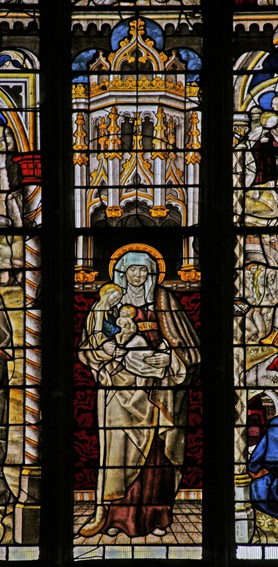 Fenêtre Ew représentant Sainte Anne, la Vierge Marie et l