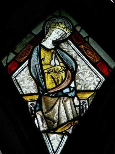 Fenêtre s6 représentant la Vierge Marie au Couronnement de la Vierge - English School