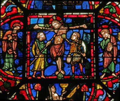 Fenêtre w0 représentant la Crucifixion avec Marie et Jean et des soldats avec une lance et l