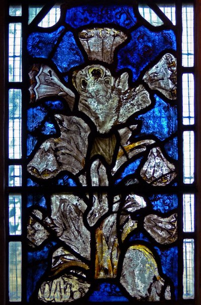 Fenêtre w9 représentant la Crucifixion du Lys : une fusion du lys (symbole de l