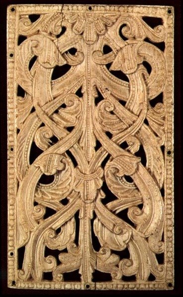 Relief en os anglais, vers 1125-50 : Anciennement reliure de Bible imprimée, 1552 - English School English School