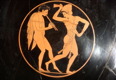 Coupe à boire, Kylix de fille dansant avec un jeune jouant de la flûte, Attique, vers 510 av. J.-C. - Epikektos