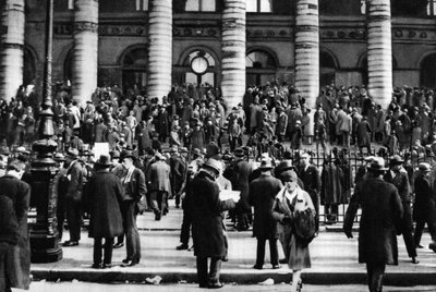 Négociation devant la Bourse, Paris, 1931 - Ernest Flammarion
