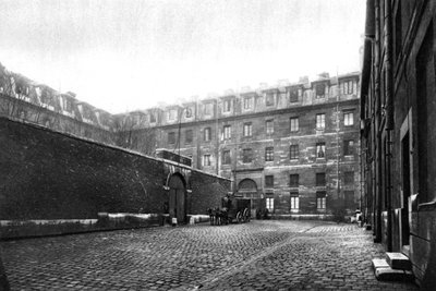 Cour de la prison pour femmes Saint-Lazare, Paris, 1931 - Ernest Flammarion
