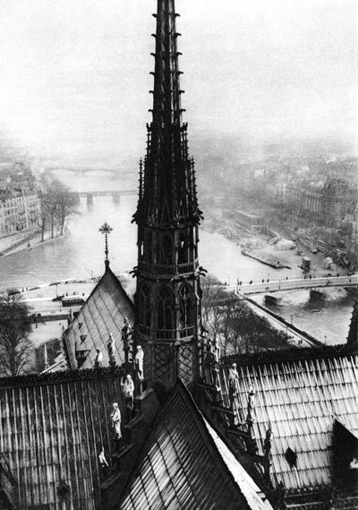 La flèche de Notre-Dame vue des tours, Paris, 1931 - Ernest Flammarion