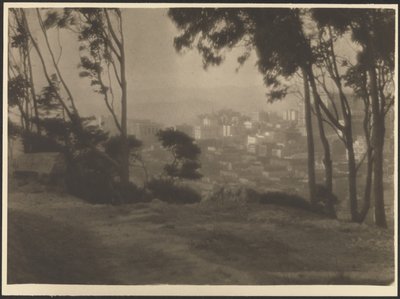 La ville vue du sommet de la colline - Ernest Mitchell Pratt