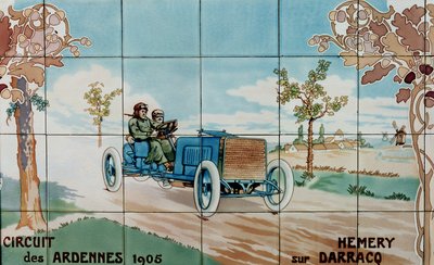 Hemery conduisant une voiture Darracq dans le Circuit des Ardennes de 1905 : carreaux de céramique fabriqués par Gilardoni Fils et Cie de Paris, d