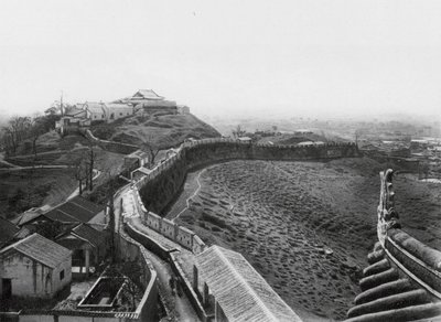 Kuangchou, Kuanyin shan, Kuangtung, Vue de la tour nord du mur nord de la ville et de la colline Kuanyin - Ernst Boerschmann