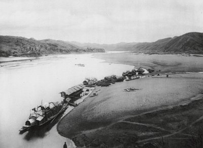 Kuei kiang, Kuangsi, rivière Kuei, bateaux le long des rives - Ernst Boerschmann
