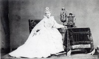 Sarah Bernhardt dans le rôle de Marie de Neubourg dans 
