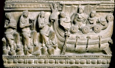 Art étrusque : « Ulysse, attaché au mât de son navire, résiste au chant des sirènes » Bas-relief d