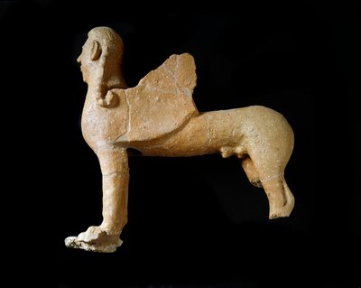 Civilisation étrusque : sphinx en terre cuite. 550-530 av. J.-C. Du 2e Palais de Murlo. Depositi Soprintendenza Archeologica dell