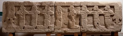 Lit funéraire fait de trois blocs de tuf, VIe siècle av. J.-C. - Etruscan