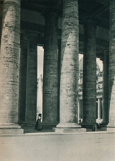 Partie de la colonnade de la place Saint-Pierre, Rome, Italie, vers 1926-1927 - Eugen Poppel