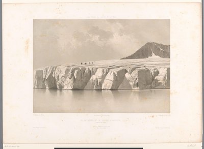 Vue sur le lac Märjelensee et le glacier d