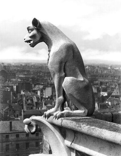 Gargouille de la balustrade de la Grande Galerie de la façade ouest, réplique d