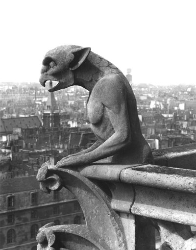 Gargouille de la balustrade de la Grande Galerie de la façade ouest, réplique d