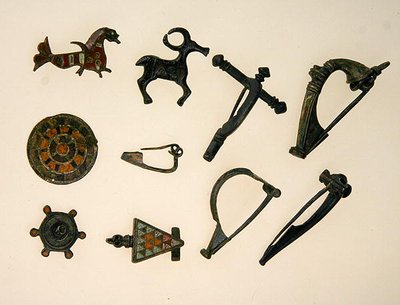 Broches - European European