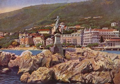 Abbazia, maintenant Opatija en Croatie : Madonna del Mare, en arrière-plan l