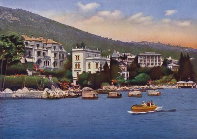 Abbazia, maintenant Opatija en Croatie : Ville vue du port, Sanatorium Dott Horvat, et autres (photo) - European Photographer