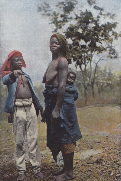 Femme portant son enfant - European Photographer