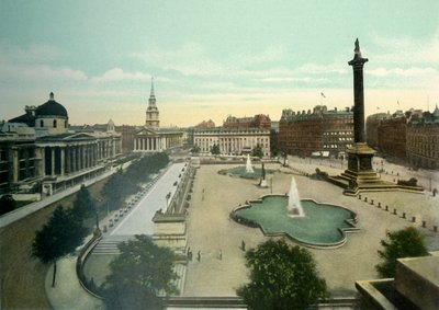 Trafalgar Square, vers 1900 - Eyre and Spottiswoode
