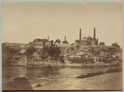 Le fort de Muchee Bhawan et la rivière Gomti vus du pont de pierre - Felice A. Beato
