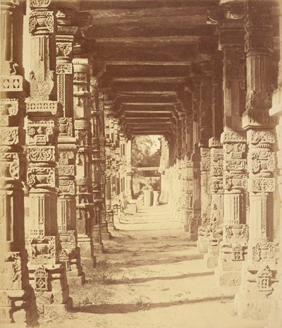 Intérieur du temple hindou de Cootub, Delhi - Felice Beato