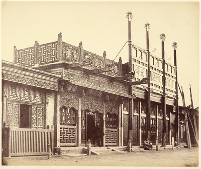 [Rue et magasins de la ville tartare de Pékin]. - Felice Beato