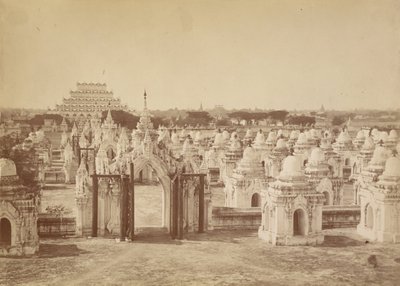 Les 450 pagodes depuis la pagode centrale - Mandalay - Felice Beato