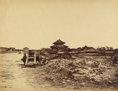 Haut de la muraille de Pékin montrant les canons chinois dirigés contre nos batteries, 14 octobre 1860 - Felice Beato