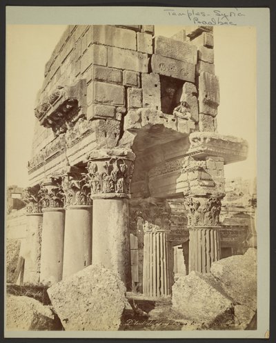 Détail des chapiteaux du pronaos de Baalbek - Félix Bonfils