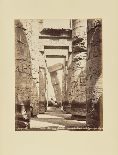 Karnak. Colonne inclinée dans la salle hypostyle, Égypte - Félix Bonfils