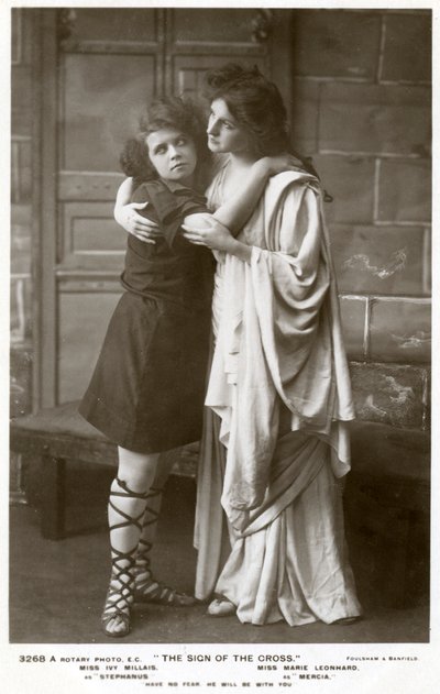 Ivy Millais et Marie Leonhard, actrices, vers 1900 - Foulsham and Banfield